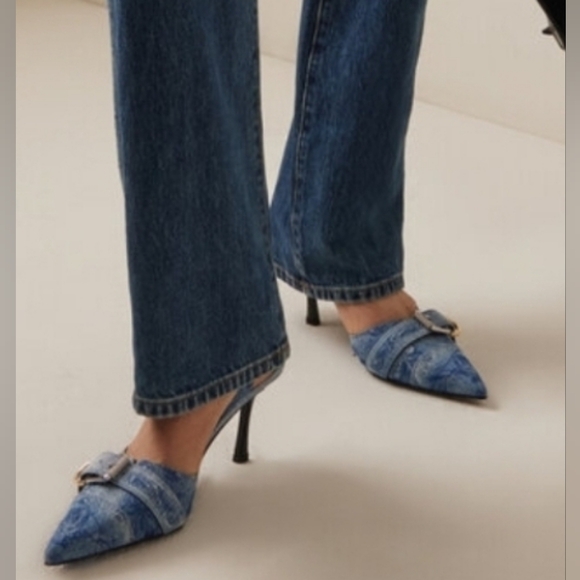 GIVENCHY PARIS Stylish Blue Denim Slingback Heels Voyou By Givenchy NIB Sz 8 - Picture 1 of 12
